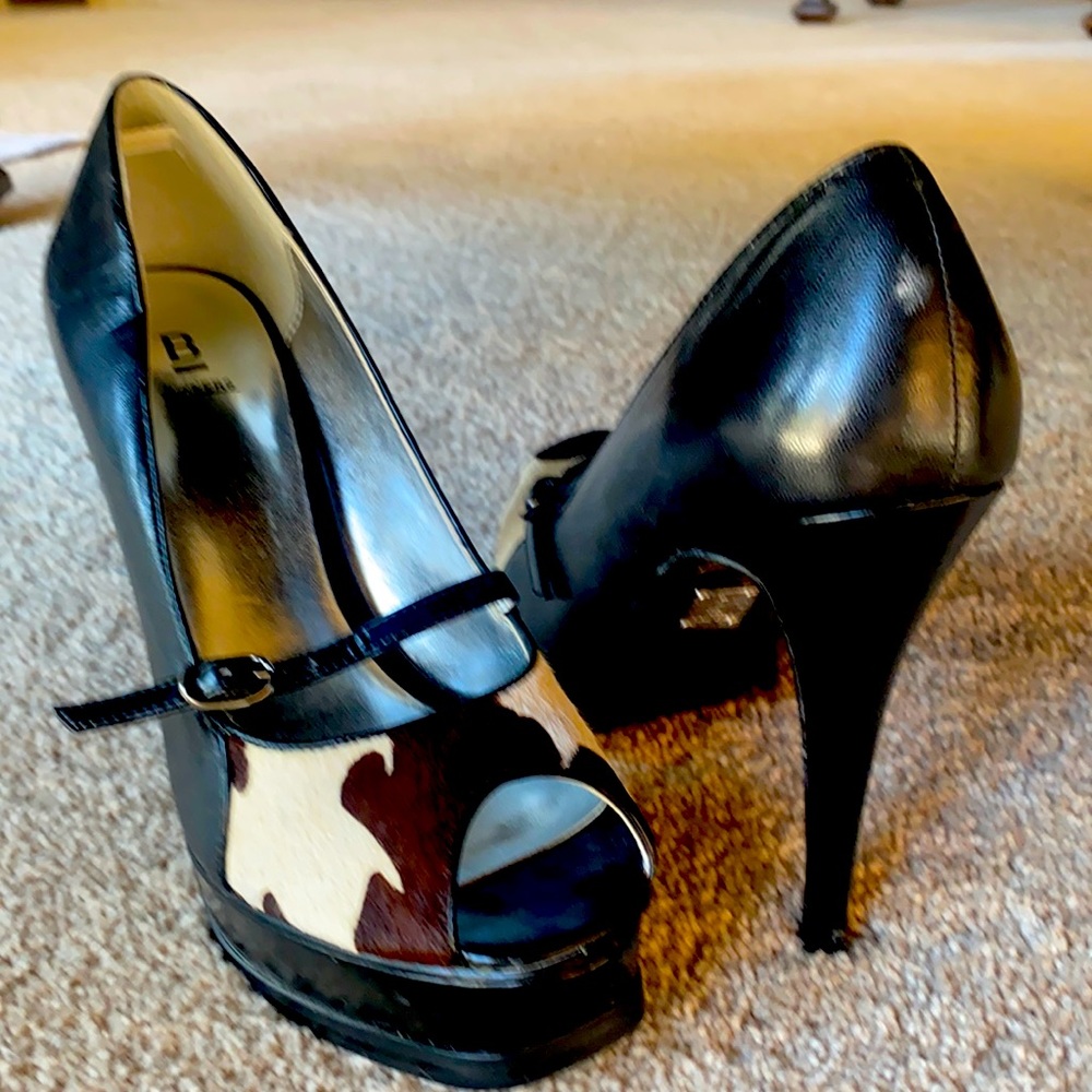 New without tags. Beautiful high heels